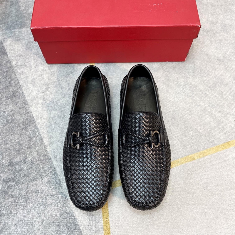 bo*te*ga Ve*ne*ta leather shoes